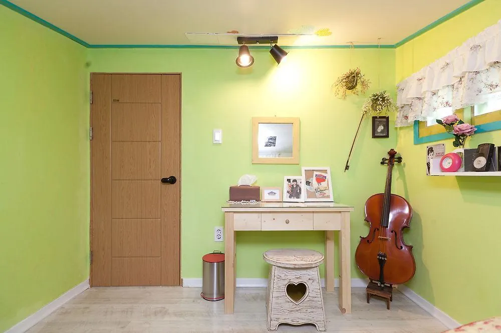 Lucere Binnys Guesthouse A Type Incshon 2*,